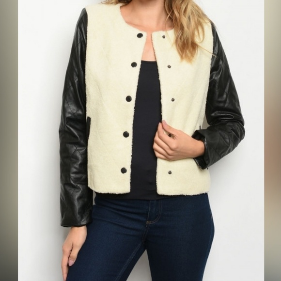 Faux Leather Sleeve Sherpa Quilted Jacket - Picture 2 of 3